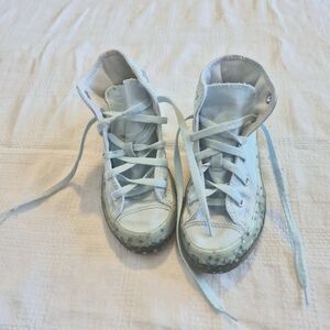 Converse girls size 1 Junior high top light blue with confetti sneakers, GUC